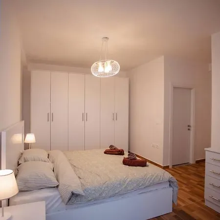 The City-view Stylish Apartment Shkoder