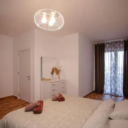 Apartment The City-view Stylish Shkoder