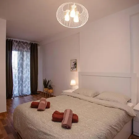 The City-view Stylish Apartment *